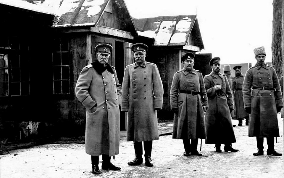 Darnitsa. Adjutant General Skalon and the head of the Darnitsa prisoner of war camp, Major General Eeiche