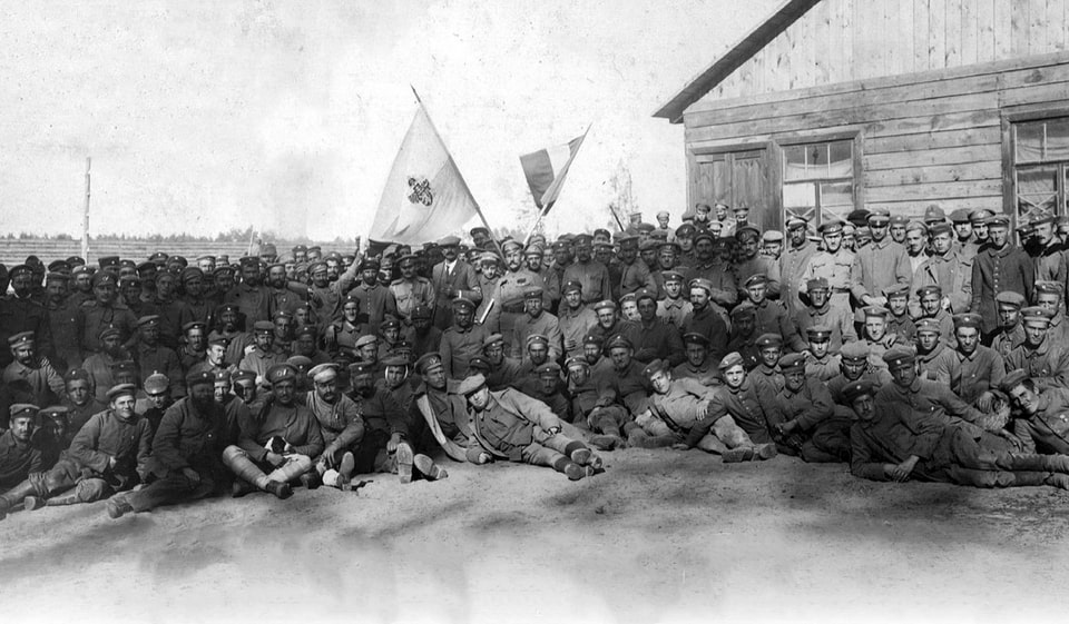 Czechs and Alsatians – near one of the barracks in the Darnytsia camp