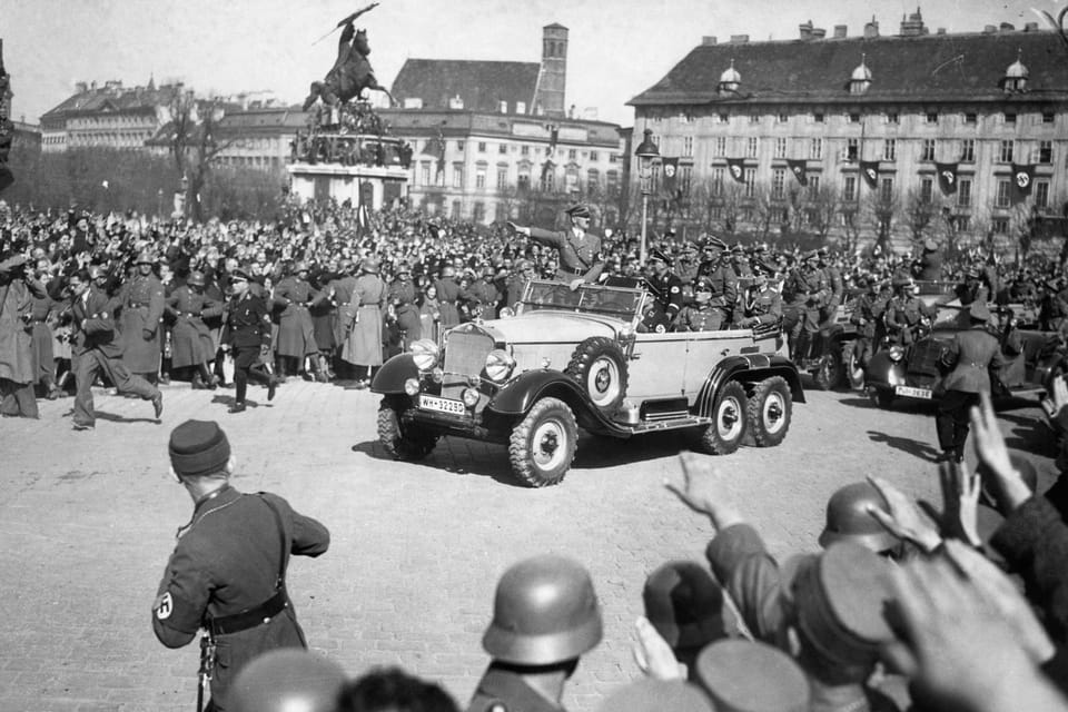 Hitler's cortege at Heldenplatz 1938