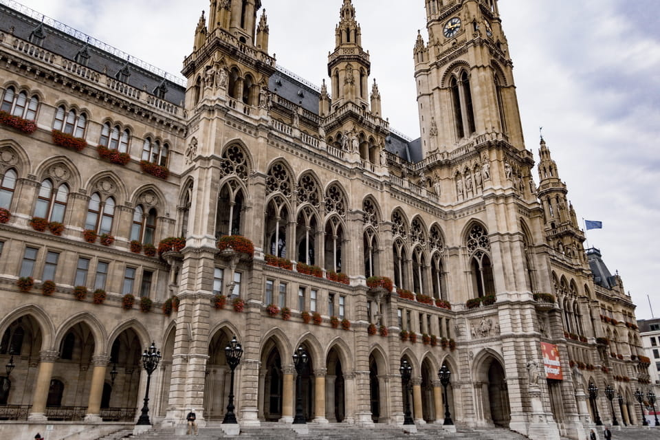 Vienna City Hall today, with the stone balcony on the central axis