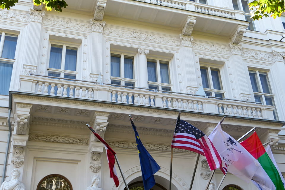 The Hotel Imperial balcony on Kärntner Ring today