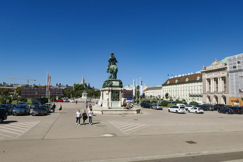 Heldenplatz Vienna today