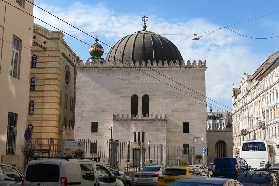 Synagogue in Budapest photographed by the author in September 2021