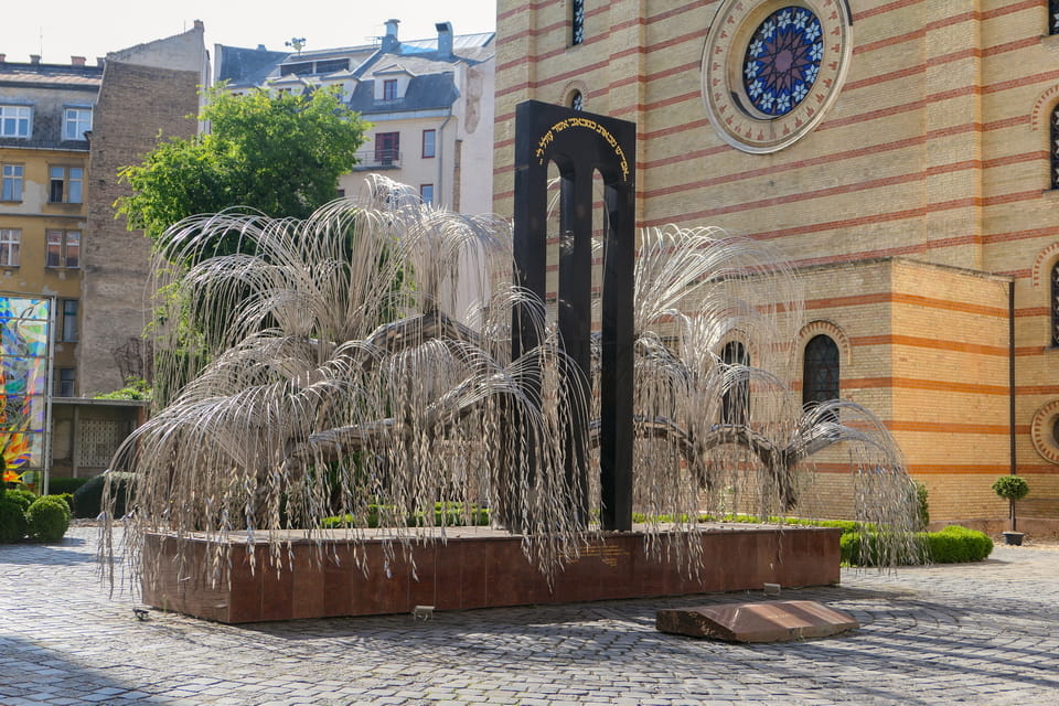 Tree of Life by Imre Varga, the weeping-willow Holocaust memorial behind the Dohány Street Synagogue, September 2021